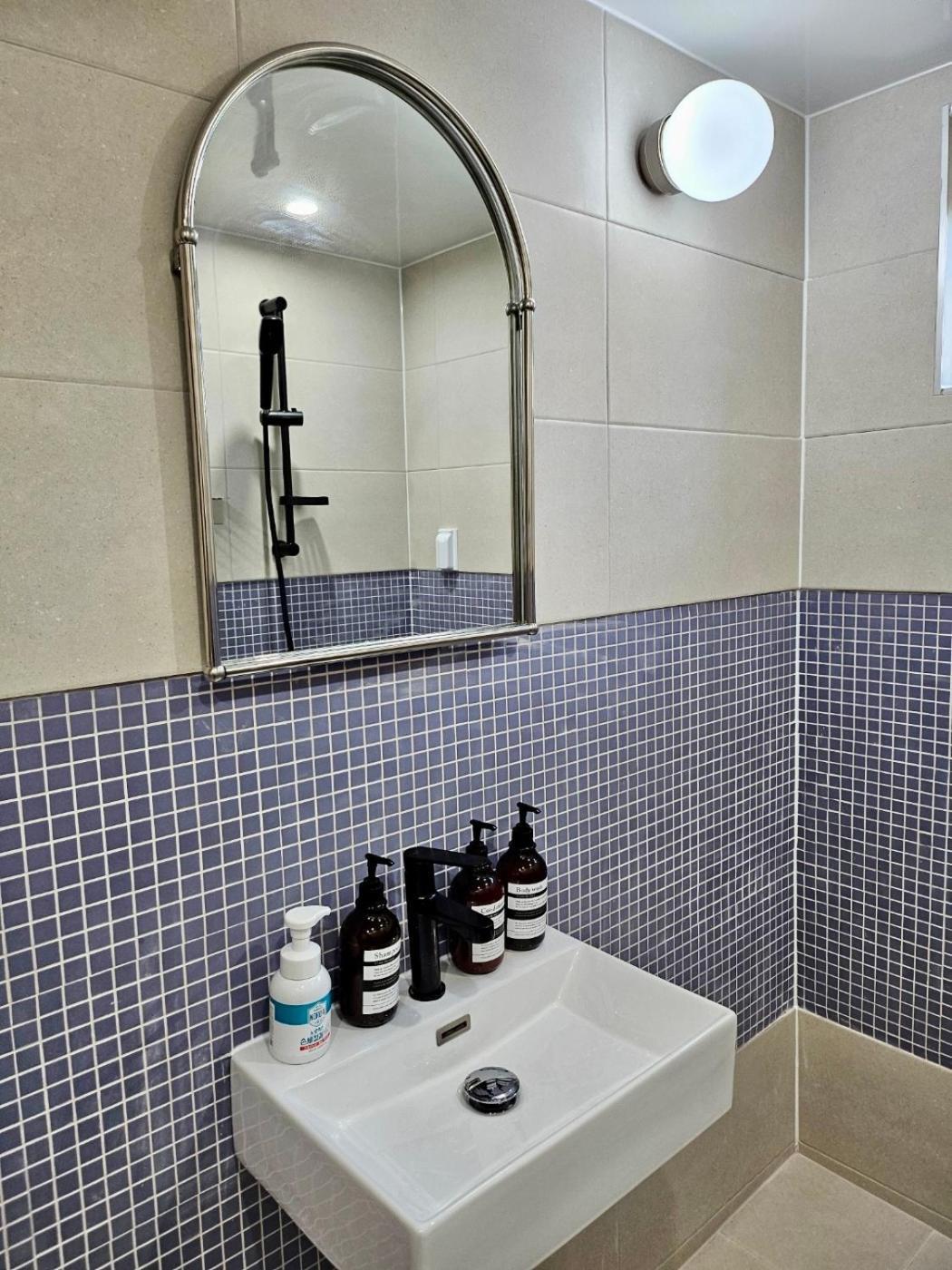 Apartment Blossom House In Hongdae Seoul
