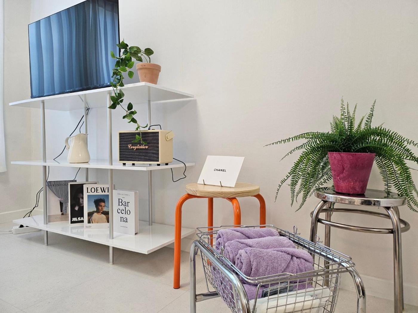 Blossom House In Hongdae *
